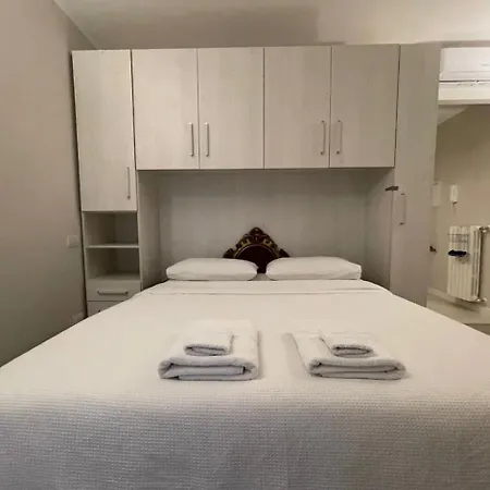 Regina In Sky Santa Giulia - Sky Tv, Wifi E Breakfast Box Apartment *