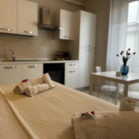 Regina In Sky Santa Giulia - Sky Tv, Wifi E Breakfast Box * Milan