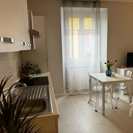 Apartment Regina In Sky Santa Giulia - Sky Tv, Wifi E Breakfast Box